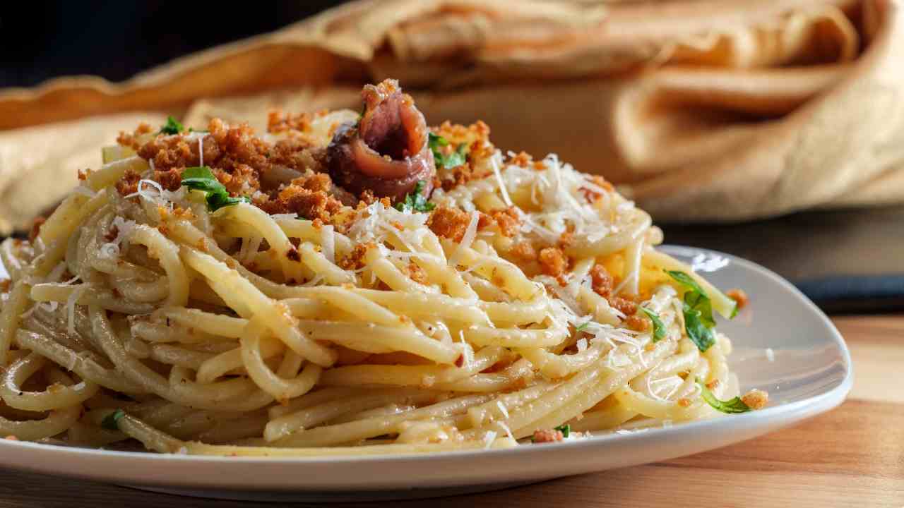 Spaghetti con acciughe