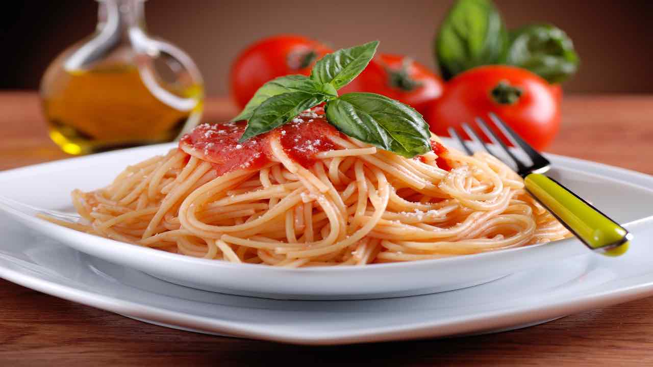 SPAGHETTI AL POMODORO