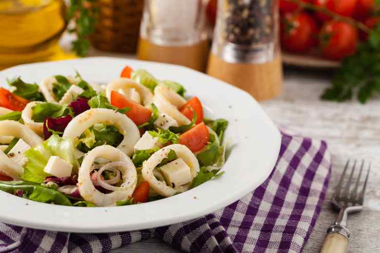 insalata calamari pomodori