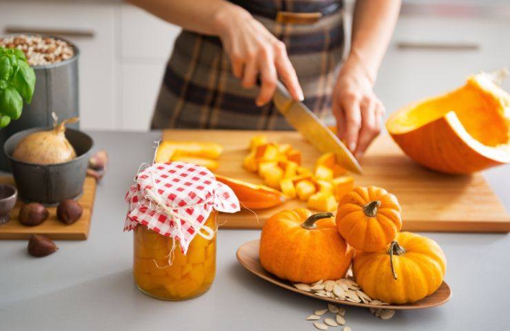 tagliare zucca