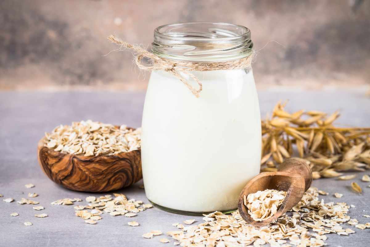 Bottiglia contenente latte di avena